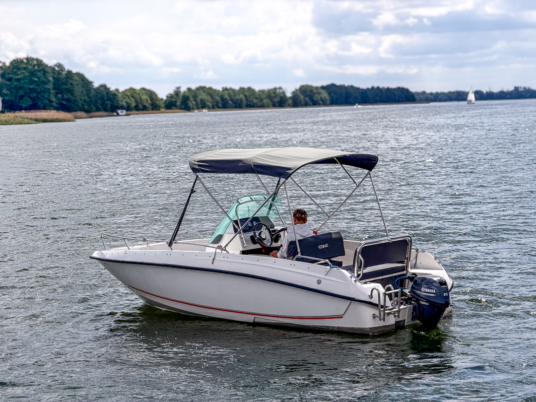 yachting-4-motorowki-na-wynajem--17