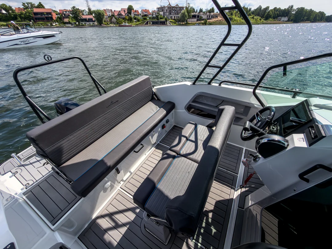 yachting-4-motorowki-na-wynajem--29