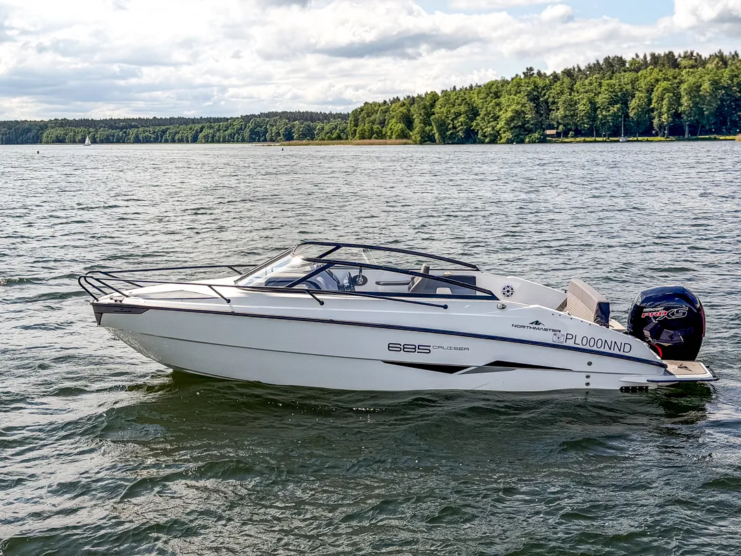 yachting-4-motorowki-na-wynajem-Northmaster 685-Prospera-7