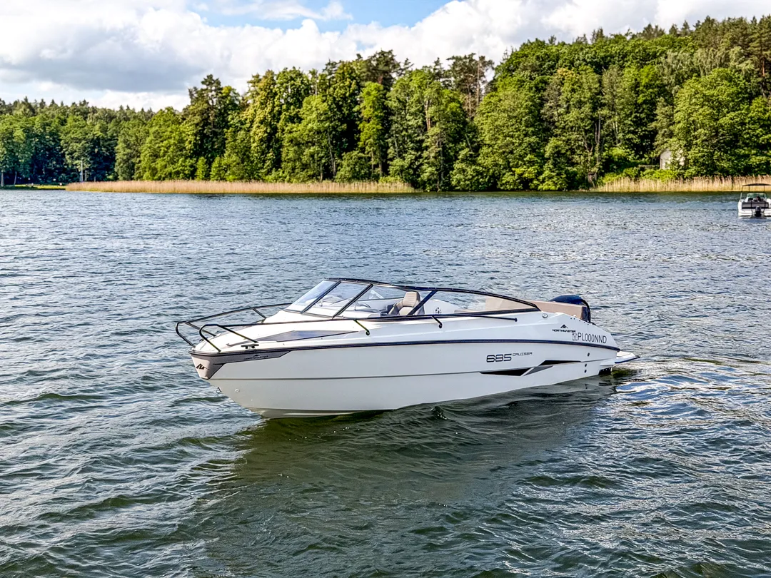 yachting-4-motorowki-na-wynajem-Northmaster 685-Prospera-8