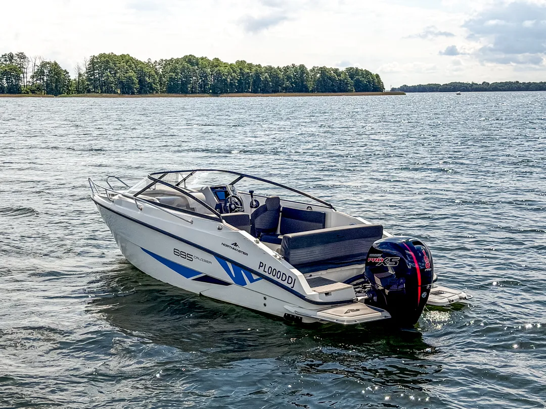 yachting-4-motorowki-na-wynajem-Northmaster 685-Mercury-150-ProXs-Lucky-5
