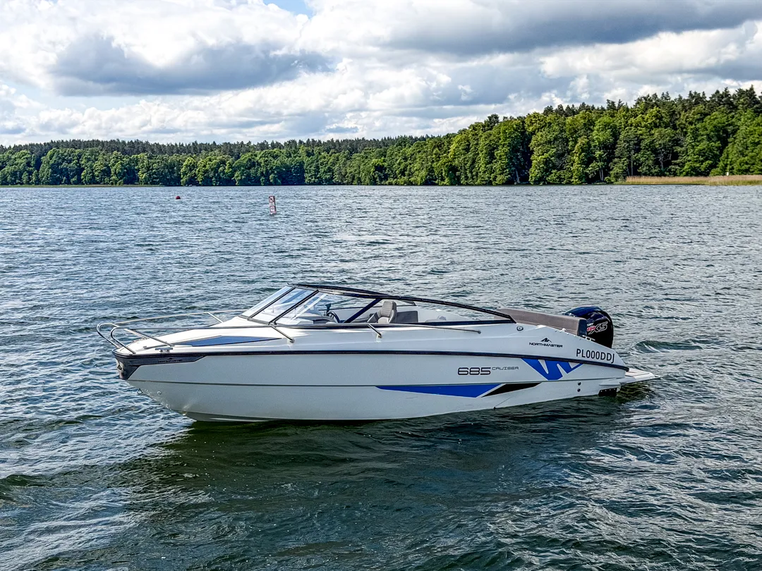 yachting-4-motorowki-na-wynajem-Northmaster 685-Mercury-150-ProXs-Lucky-7