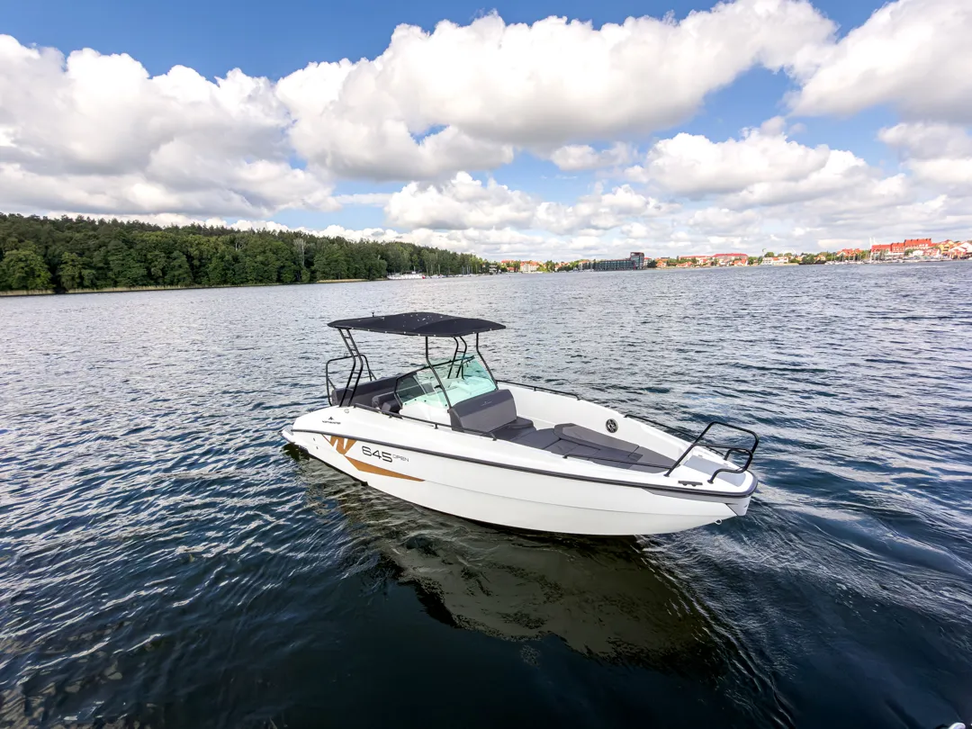 yachting-4-motorowki-na-wynajem-northmaster-645-ttop-boracay-2