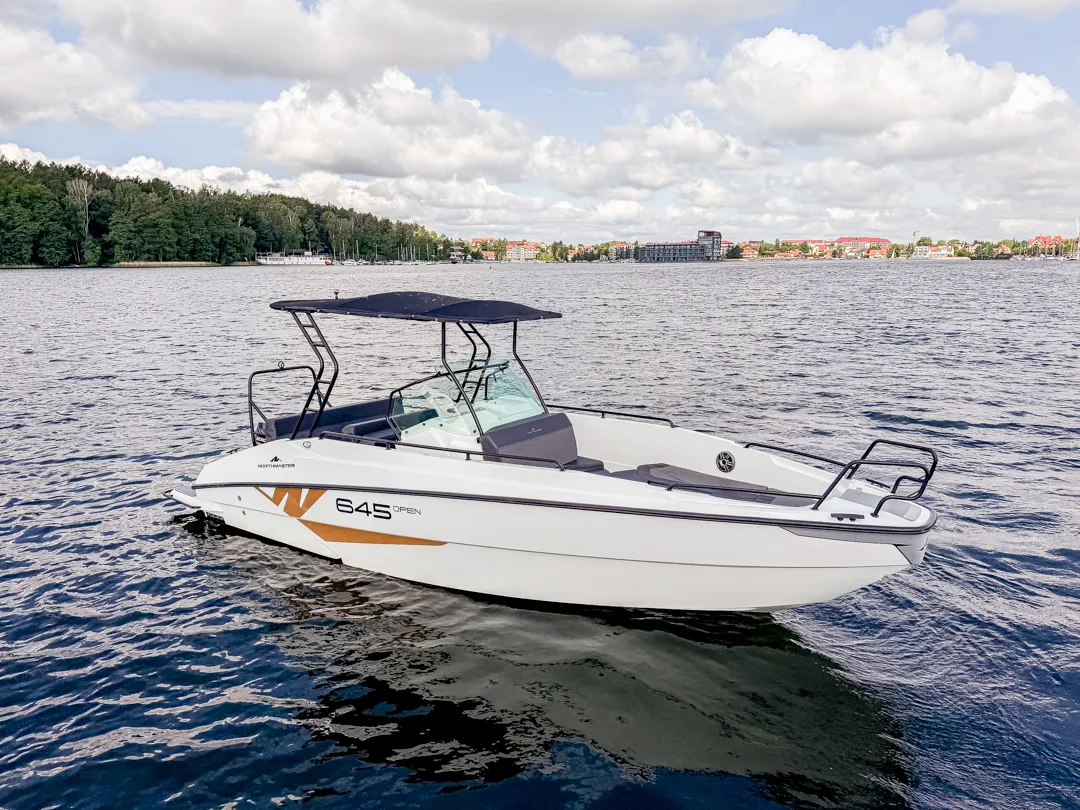 yachting-4-motorowki-na-wynajem-northmaster-645-ttop-boracay-3