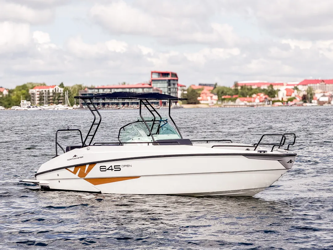 yachting-4-motorowki-na-wynajem-northmaster-645-ttop-boracay-4