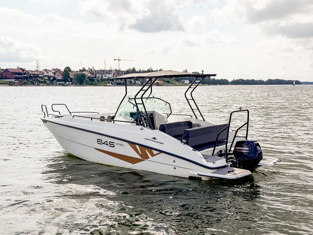yachting-4-motorowki-na-wynajem-northmaster-645-ttop-boracay-5