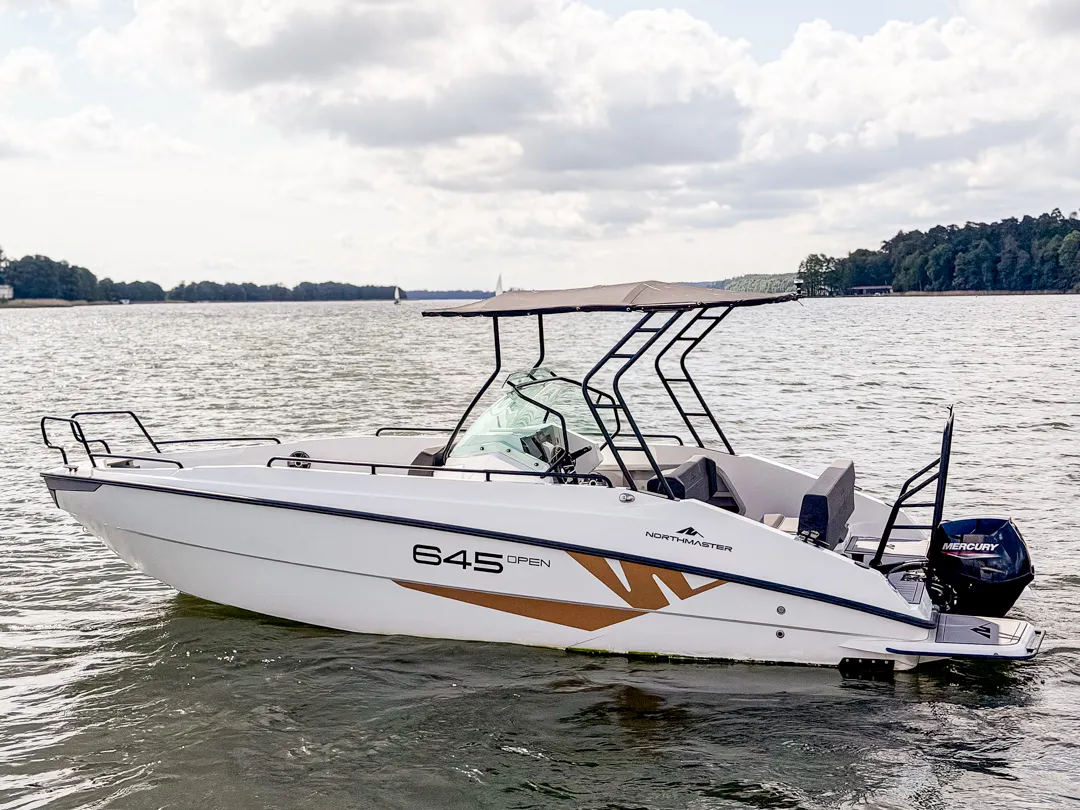 yachting-4-motorowki-na-wynajem-northmaster-645-ttop-boracay-6