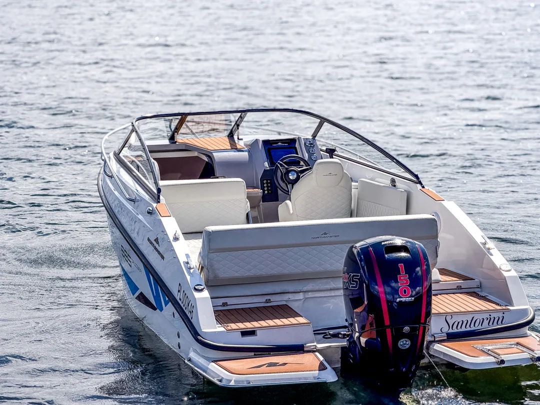 yachting-4-motorowki-na-wynajem-northmaster-685-santorini-10